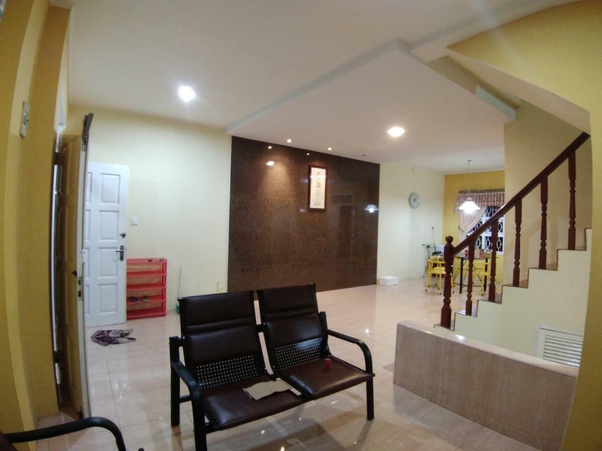 Villa Bukit Indah Brastagi / Berastagi Exterior photo